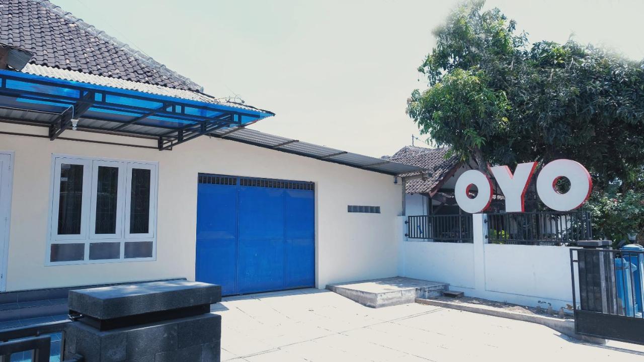 Reddoorz Syariah At Griya Soeratin Pacitan Hotel ภายนอก รูปภาพ